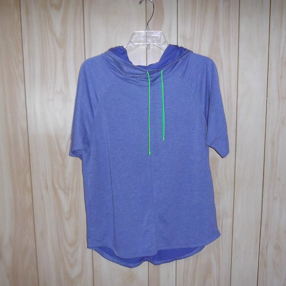 Bobbie Brooks Stretchy High Neckline Short Sleeve Hoodie L